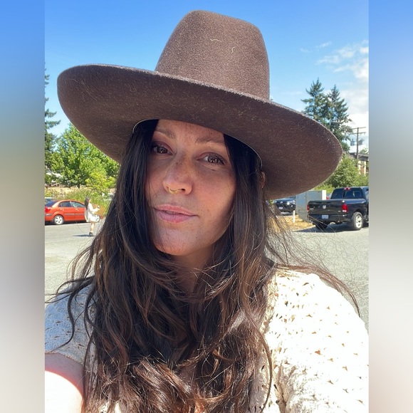 Meet your Posher, Kali - Picture 2 of 2